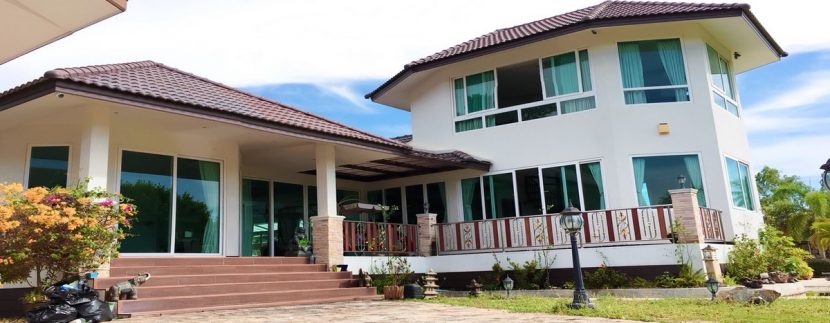 บ้านเช่ามีสระว่ายน้ำใกล้พัทยา