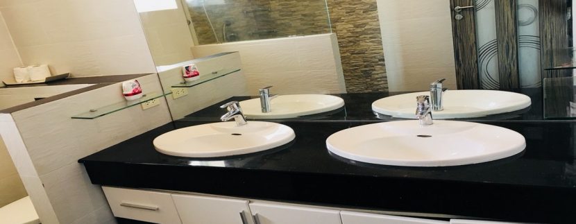 บ้านเช่ามีสระว่ายน้ำใกล้พัทยา