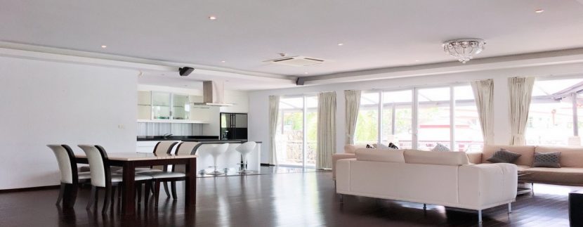 บ้านเช่ามีสระว่ายน้ำใกล้พัทยา