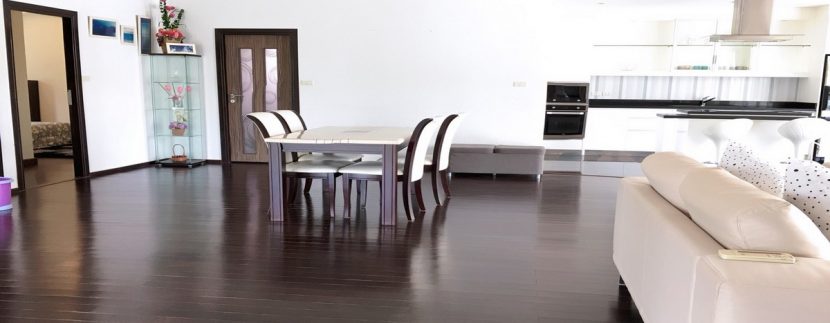 บ้านเช่ามีสระว่ายน้ำใกล้พัทยา