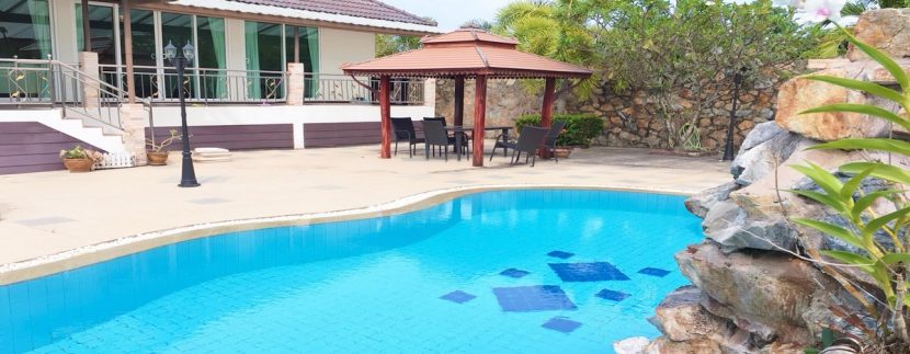 บ้านเช่ามีสระว่ายน้ำใกล้พัทยา