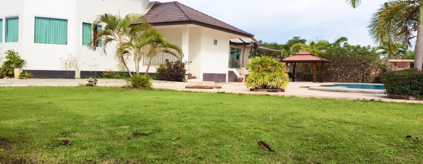 บ้านเช่ามีสระว่ายน้ำใกล้พัทยา