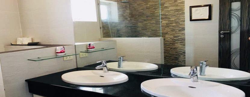 บ้านเช่ามีสระว่ายน้ำใกล้พัทยา