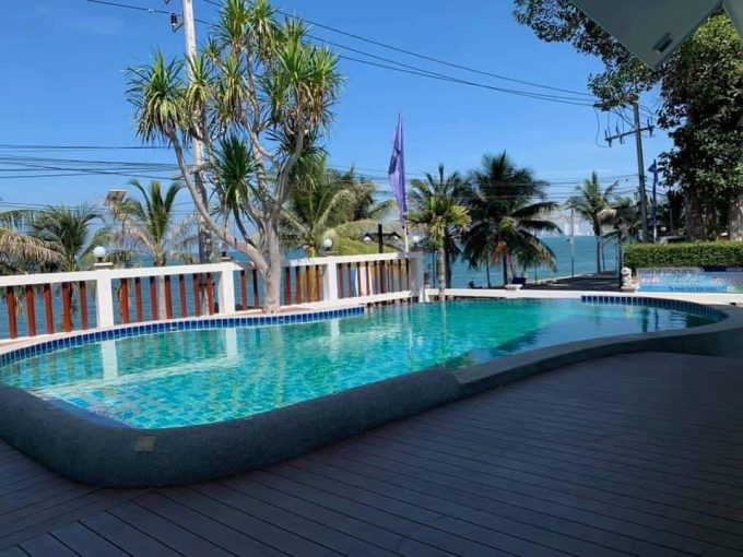 Pool Villa next to the sea for sale in Pattaya.