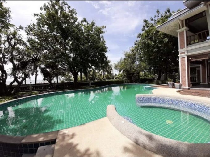 Beachfront House with Private Swimming Pool for Sale in Pattaya