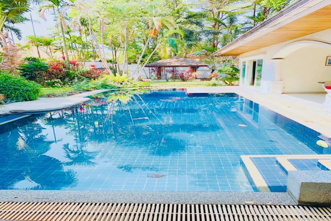 Pool Villa Near Beach in Pattaya for Sale10