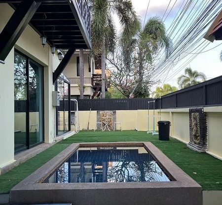 บ้านใจกลางพัทยาให้เช่า พร้อมสระว่ายน้ำ