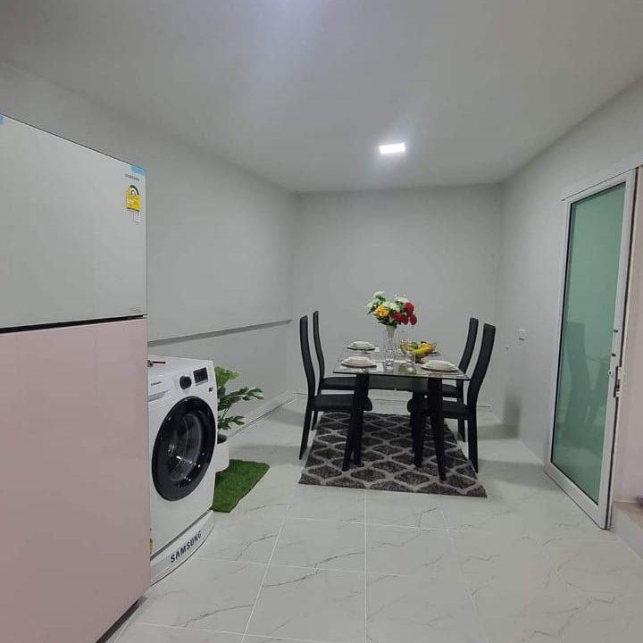 ขายบ้านพูลวิลล่าพัทยาราคาถูก4