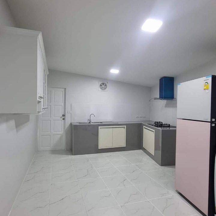 ขายบ้านพูลวิลล่าพัทยาราคาถูก5