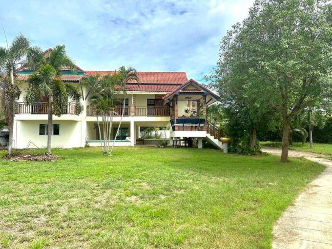 บ้านบางเสร่พัทยาบนเนื้อที่ขนาดใหญ่มากกว่า1ไร่A | บ้านพัทยา คอนโดพัทยา ที่ดินพัทยา ขาย-ให้เช่า อสังหาริมทรัพย์ในพัทยา - Pattaya Houses, Pool Villas and Condos for sale and for rent บ้านบางเสร่บนเนื้อที่1ไร่222ตารางวา 4ห้องนอน3ห้องน้ำ วิวภูเขา