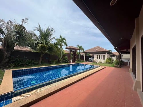 Pattaya House with Private swimming pool for rent 4bedroom 3bathroom