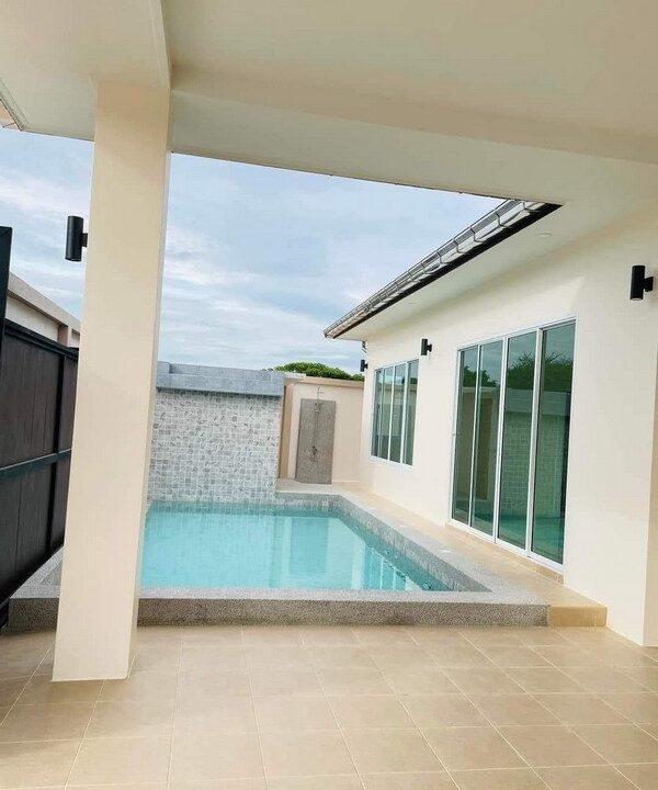 affordable pool villa in pattaya for sale