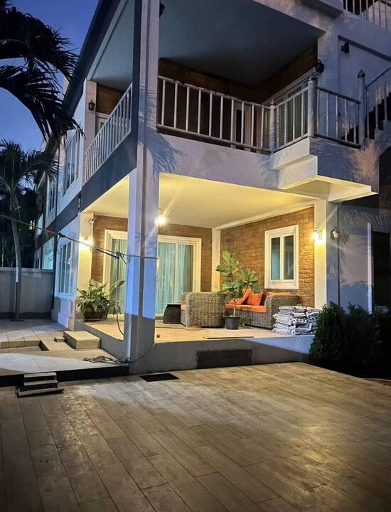 Pool Villa on Pratumnak Hills for Sale