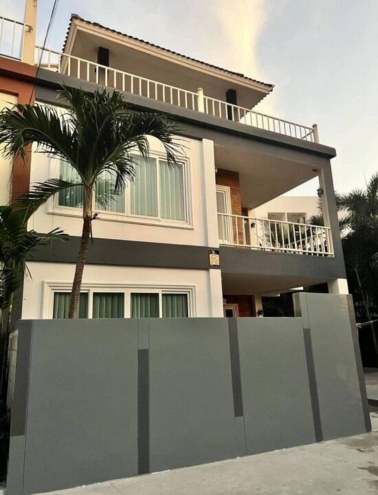 Pool Villa on Pratumnak Hills for Sale1