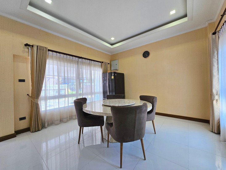 Pattaya house close to Wong Amat Beach for Sale10