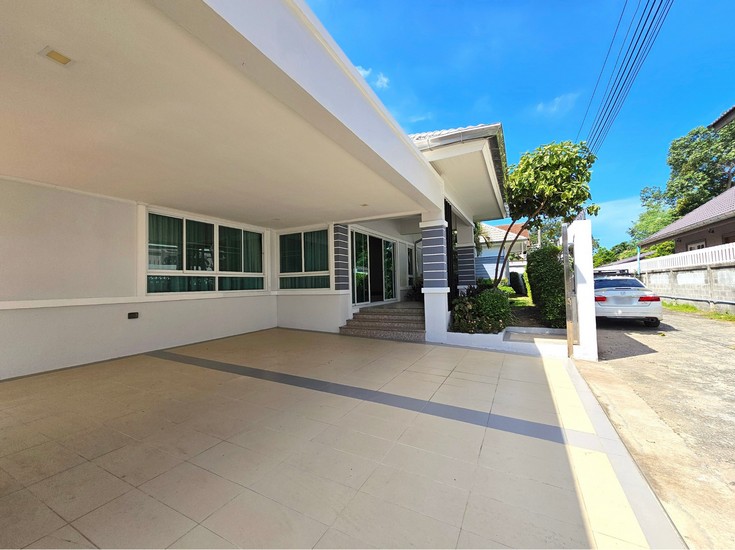 Pattaya house close to Wong Amat Beach for Sale24