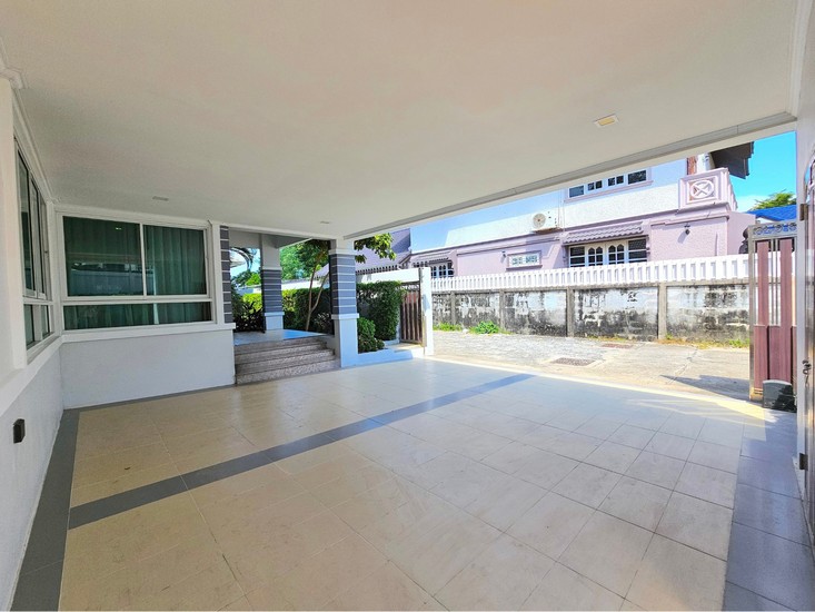 Pattaya house close to Wong Amat Beach for Sale25