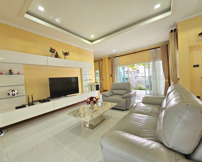Pattaya house close to Wong Amat Beach for Sale8