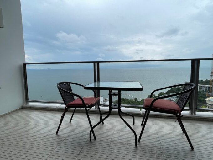 northpoint beachfront condominium pattaya for sale 1bedroom 1bathroom with seaview