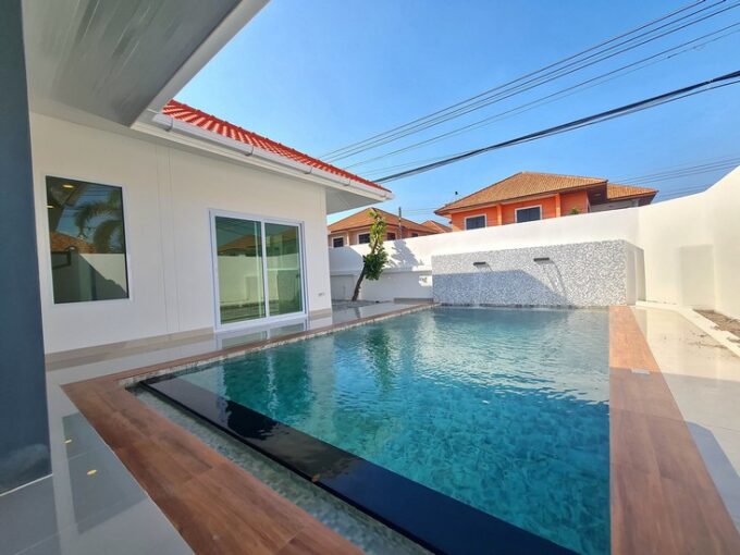 pattaya pool villa for sale close to jomtien beach 4beds 3baths