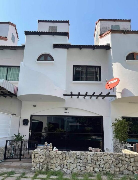 townhouse for sale on pratumnak hills pattaya