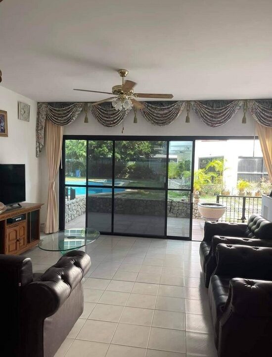 townhouse for sale on pratumnak hills pattaya10