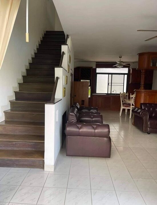 townhouse for sale on pratumnak hills pattaya2