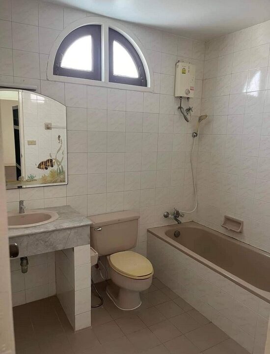 townhouse for sale on pratumnak hills pattaya7