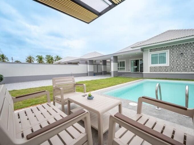 Newly built pool villa for sale in Pattaya, salt pool system near the edge of Mapprachan Reservoir.