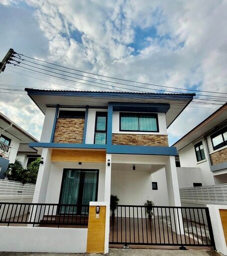 Modern style detached 2 storey house for sale in Pattaya.