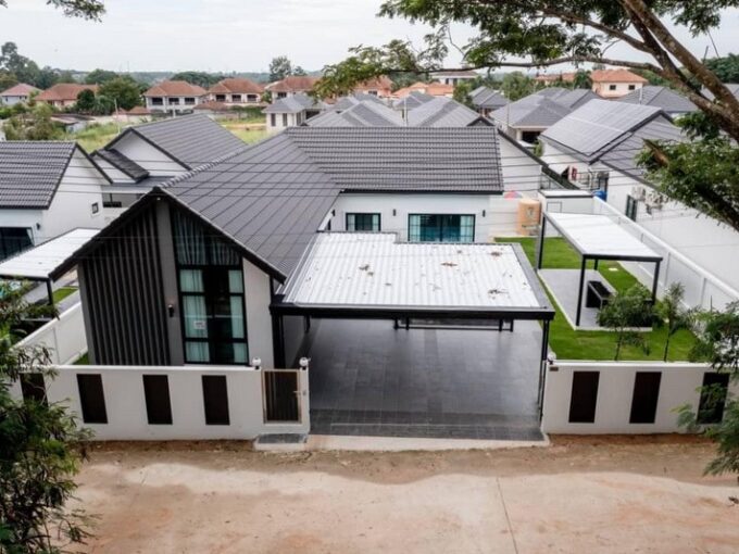 Newly built Nordic Style pool villa for sale in Pattaya, completed and ready to move in, 4bedroom 3bathroom.