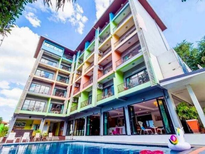 Pattaya Hotel/ Apartment near Wongamat Beach for Sale on a big plot of land