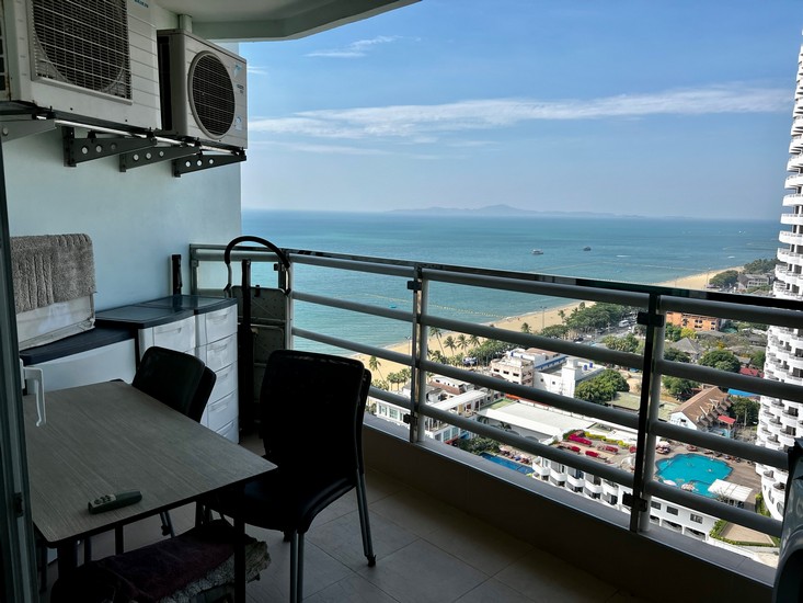 Pattaya Beachside Condominium for Sale9