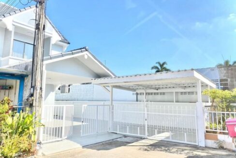 ขายทาวน์เฮาส์2ชั้นหลังมุมพัทยา1