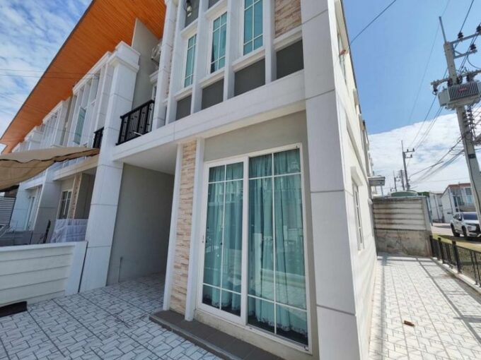 Golden Town South Pattaya for Sale 4bedrooms 2bathrooms corner house in pattaya for sale