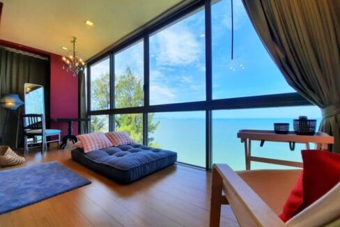 Beachfront House for Sale in Pattaya