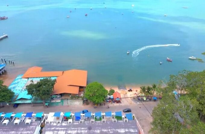 Beachfront House for Sale in Bang Saray Pattaya 3bedrooms 4bathrooms with sea view