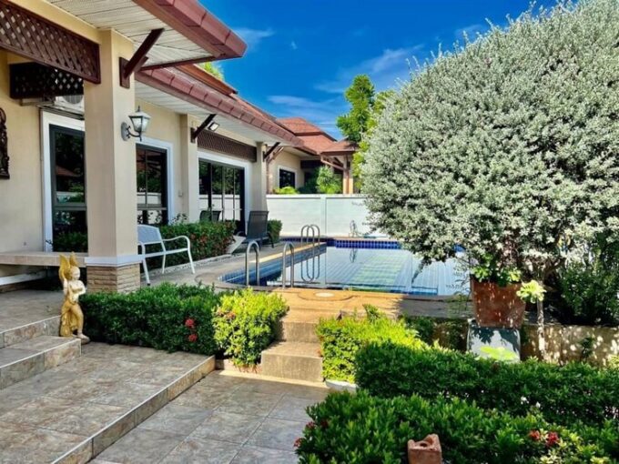 ขายบ้านพัทยาพร้อมสระส่วนตัวบนเนื้อที่กว้าง