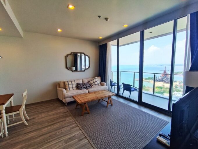 Baan Plai Haad Condo by Sansiri for Sale, high floor, sea view and Sanctuary of Truth.