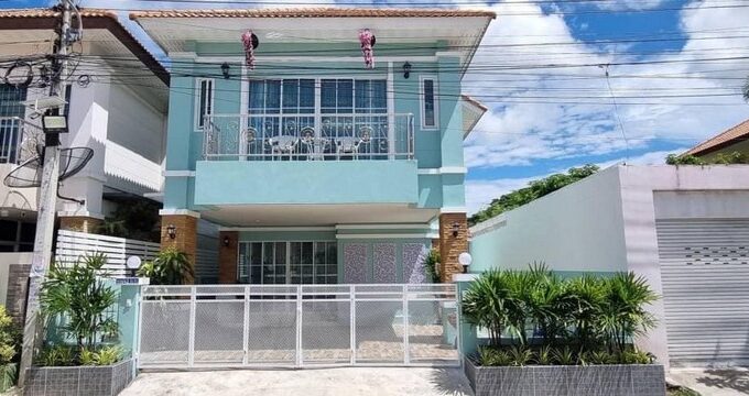 ขายบ้านพัทยา ทำเลเยี่ยม ใกล้ตลาดไร่วนาสินธ์พัทยา ซอยสยามคันทรี่คลับ