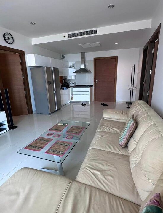 2bedrooms beachfront condominium for sale in Jomtien pattaya1