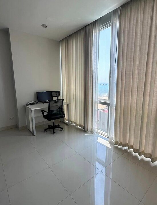 2bedrooms beachfront condominium for sale in Jomtien pattaya11