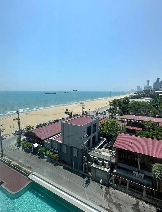 2bedrooms beachfront condominium for sale in Jomtien pattaya15