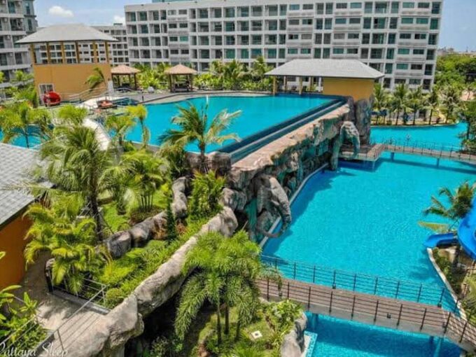Maldives Pattaya Condo for Sale, Laguna Beach Resort Condo 3, water park theme condo for sale, beautiful room, swimming pool view, in foreign name