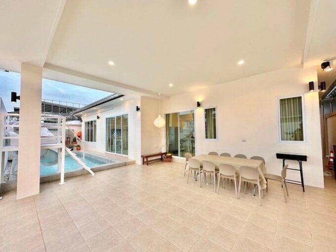 Modern Style Pool Villa in Pattaya for Sale with Long Term Tennant