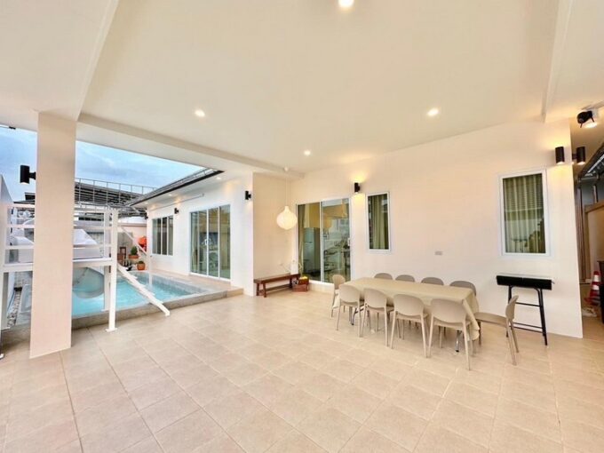 Pool Villa in Pattaya for Sale