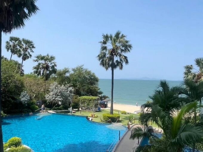 The Palm Wongamat - beachfront condo on Wongamat Beach, Pattaya, direct sea view, foreign quota