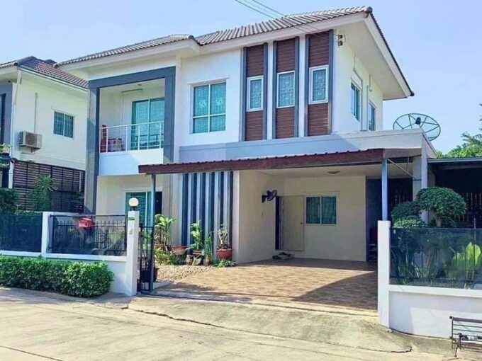 Detached 2 Storey House for Sale in a peaceful and quiet village in Pattaya