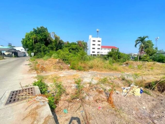 Land for sale on the Pattaya sea side, Jomtien zone, Pattaya land, size 214 square wah