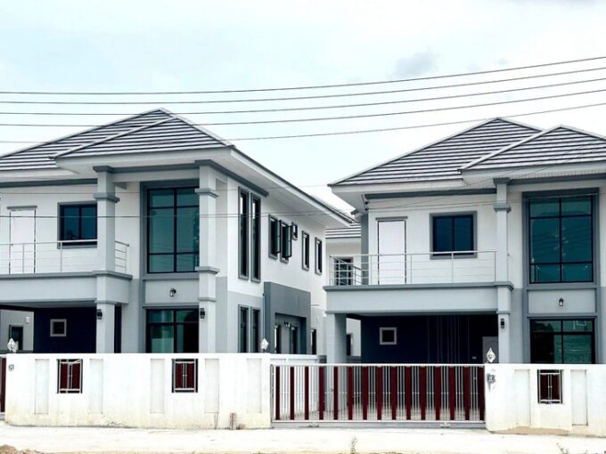 Newly Built 2-storey detached house in Pattaya for sale, luxury and elegant style, airy, wide balcony, 4 bedrooms, 3 bathrooms